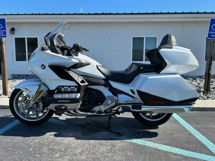 2018 Honda® Gold Wing Tour Automatic DCT Pearl White