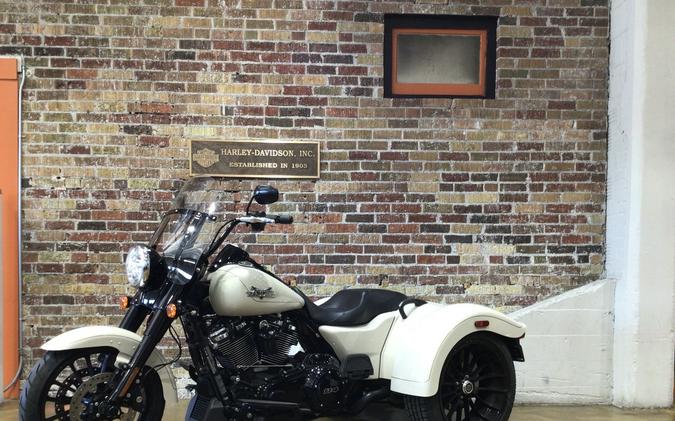 2023 HARLEY-DAVIDSON FREEWHEELER FLRT