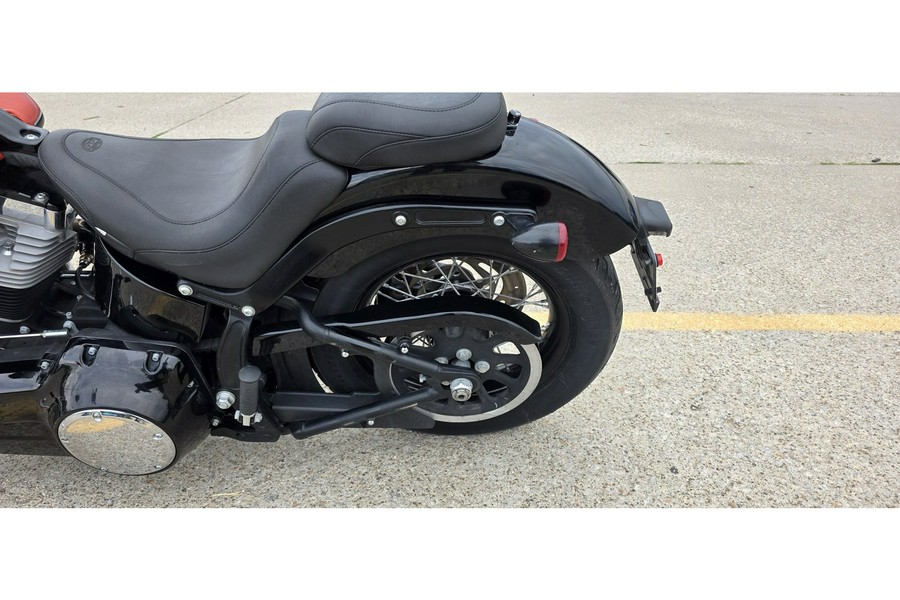 2011 Harley-Davidson® SOFTAIL BLACKLINE