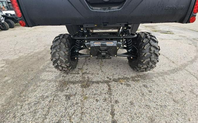 2025 Can-Am® Defender DPS HD10