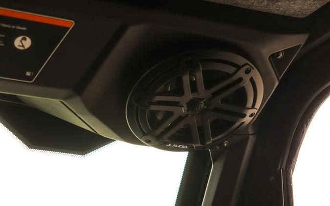 2026 Can-Am® Defender MAX Limited HD11