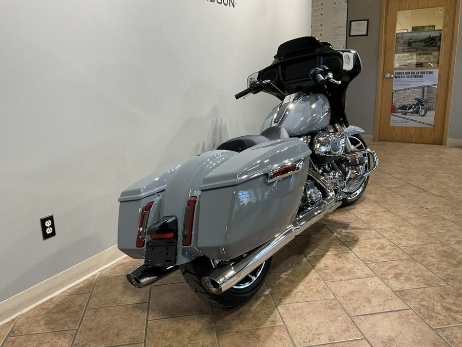 2026 Harley-Davidson® Street Glide® Dark Billiard Gray Chrome Trim FLHX