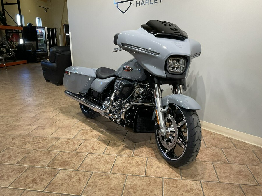 2026 Harley-Davidson® Street Glide® Dark Billiard Gray Chrome Trim FLHX