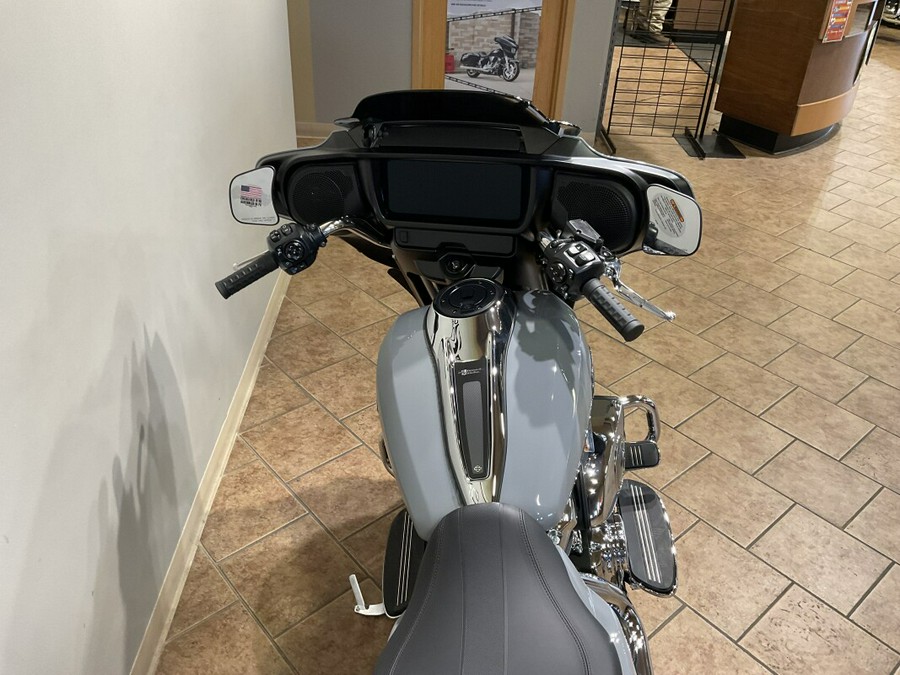 2026 Harley-Davidson® Street Glide® Dark Billiard Gray Chrome Trim FLHX