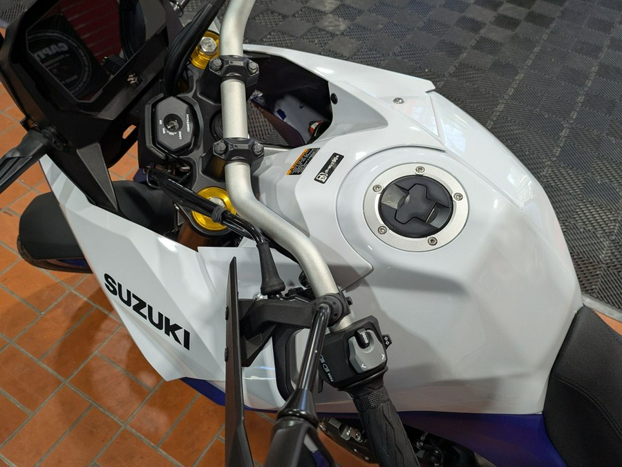 2025 Suzuki V-Strom 800DE Adventure