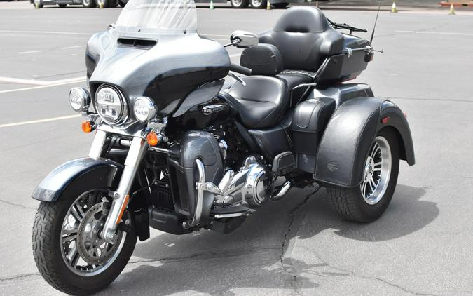 2021 Harley-Davidson Tri Glide Ultra Gauntlet Gray Metallic/Vivid Black FLHTCUTG