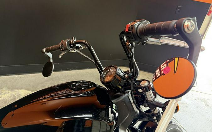 2021 Indian Scout Bobber Sixty Thunder Black