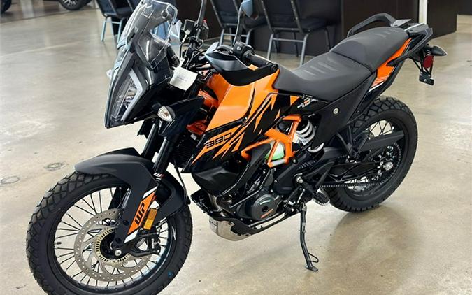 2024 KTM Adventure 390