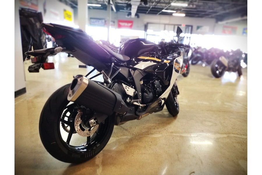 2026 Ninja® ZX™-6R Base - Kawasaki