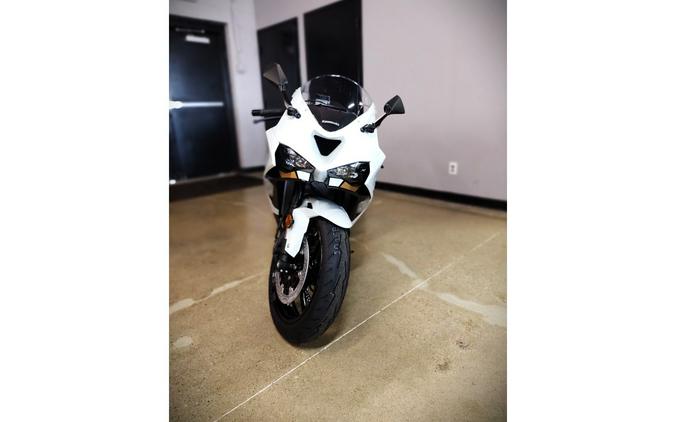 2026 Ninja® ZX™-6R Base - Kawasaki