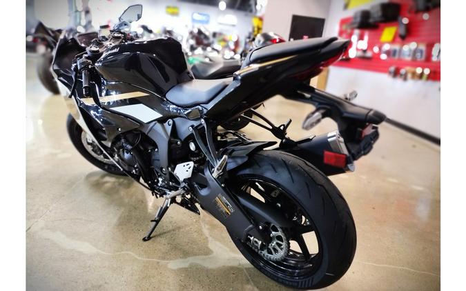 2026 Ninja® ZX™-6R Base - Kawasaki