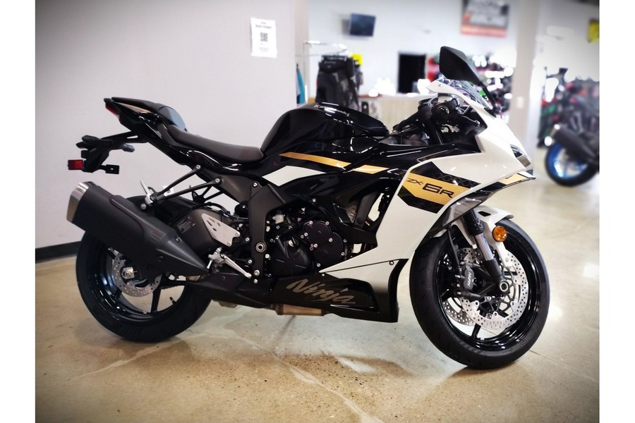 2026 Ninja® ZX™-6R Base - Kawasaki