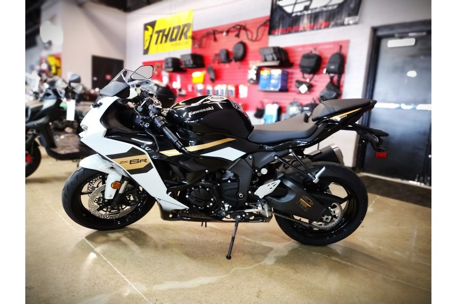 2026 Ninja® ZX™-6R Base - Kawasaki