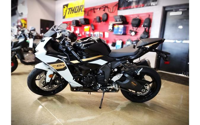 2026 Ninja® ZX™-6R Base - Kawasaki