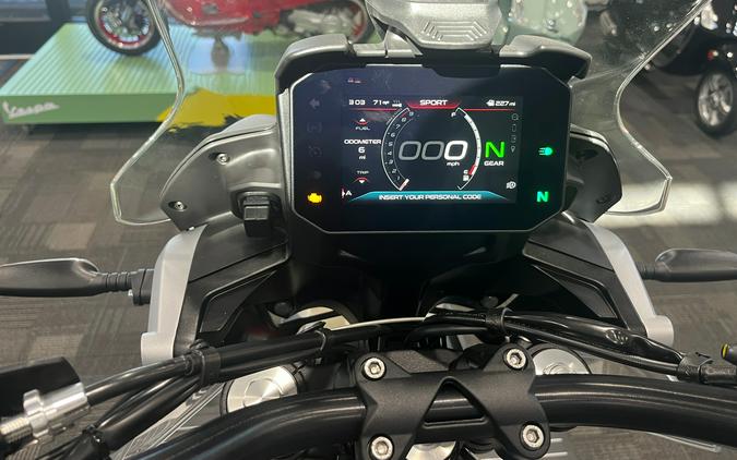 2025 Moto Guzzi V85 TT Travel