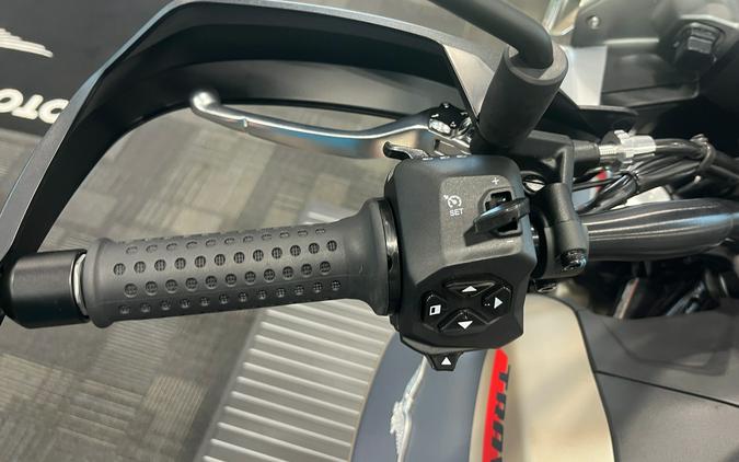 2025 Moto Guzzi V85 TT Travel