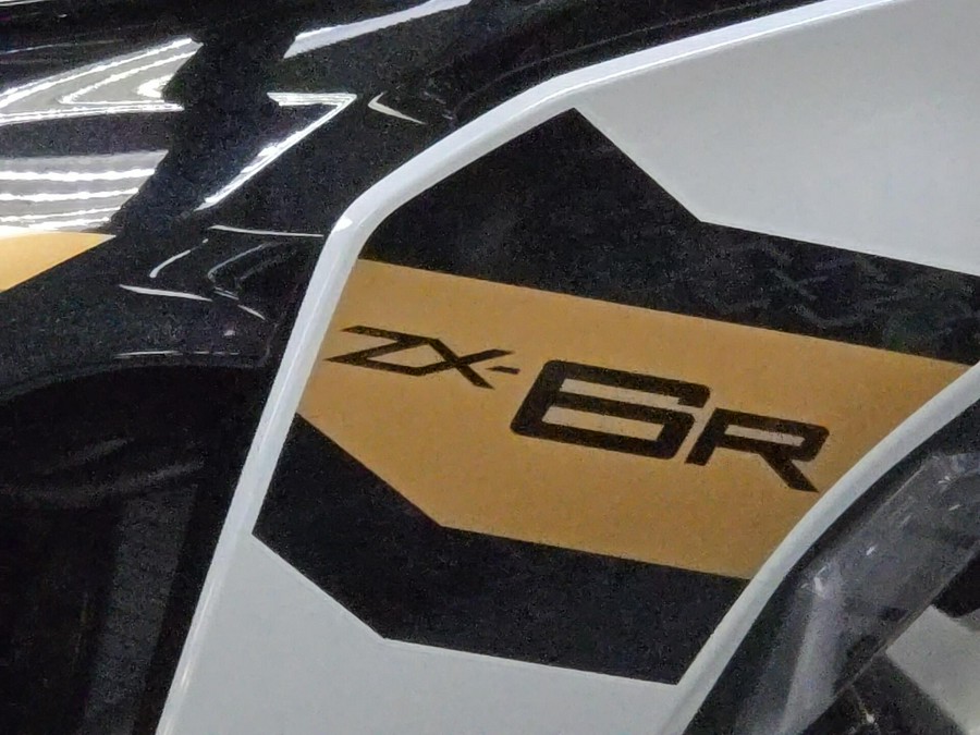 2026 Kawasaki Ninja ZX6R Base