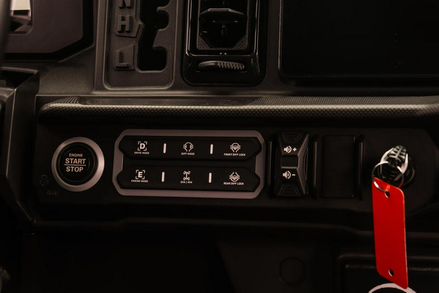 2026 Can-Am® Defender MAX Limited HD11