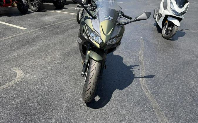 2024 Kawasaki Ninja® 650 ABS Metallic Covert Green/Metallic Spark Black