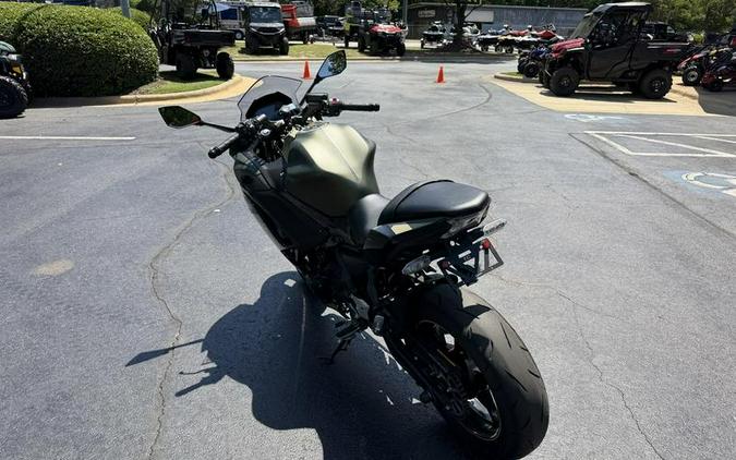 2024 Kawasaki Ninja® 650 ABS Metallic Covert Green/Metallic Spark Black