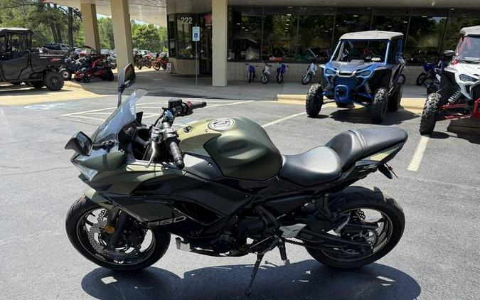 2024 Kawasaki Ninja® 650 ABS Metallic Covert Green/Metallic Spark Black