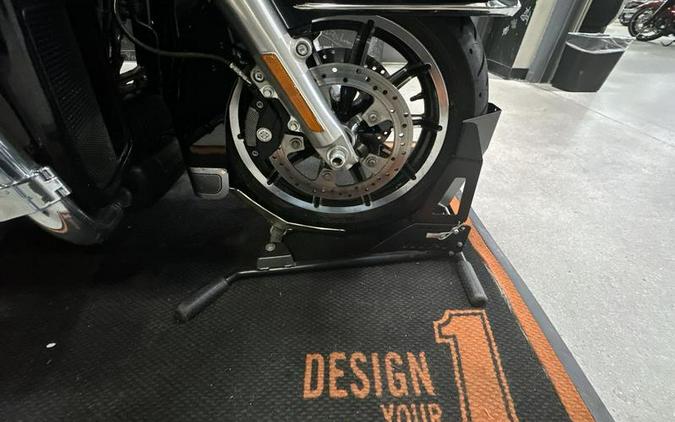2017 Harley-Davidson® FLHTKL - Ultra Limited Low