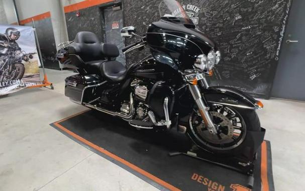 2017 Harley-Davidson® FLHTKL - Ultra Limited Low