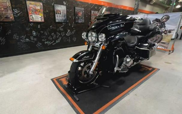 2017 Harley-Davidson® FLHTKL - Ultra Limited Low