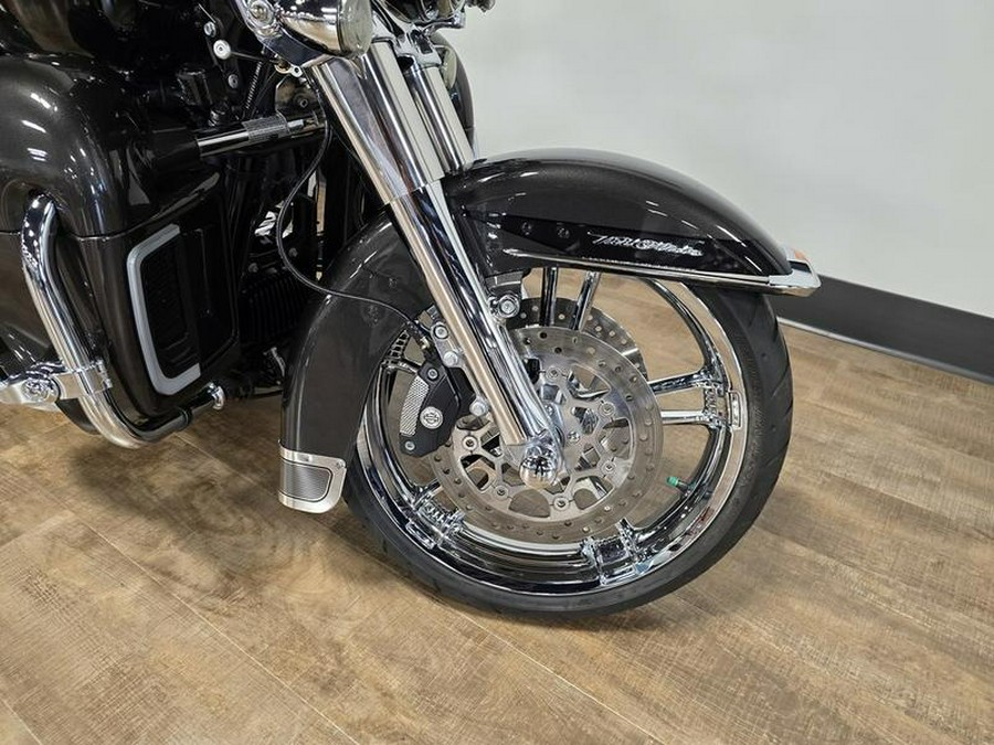 2019 Harley-Davidson® FLHTCUTG - Tri Glide® Ultra