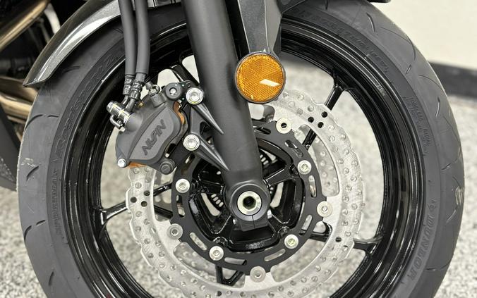 2026 Kawasaki Ninja 650 Metallic Flat Spark Black/Metallic Carbon Gray - K0977