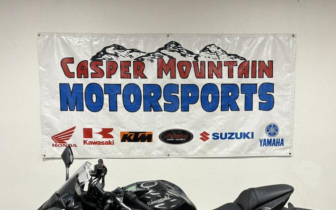 2026 Kawasaki Ninja 650 Metallic Flat Spark Black/Metallic Carbon Gray - K0977