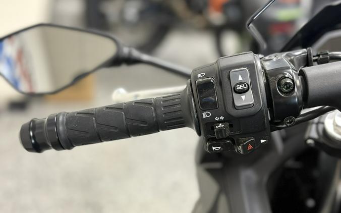 2026 Kawasaki Ninja 650 Metallic Flat Spark Black/Metallic Carbon Gray - K0977