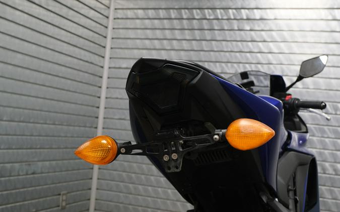 2023 YAMAHA YZFR3 ABS