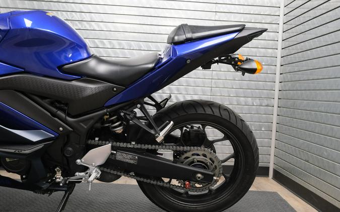 2023 YAMAHA YZFR3 ABS