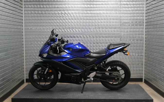 2023 YAMAHA YZFR3 ABS