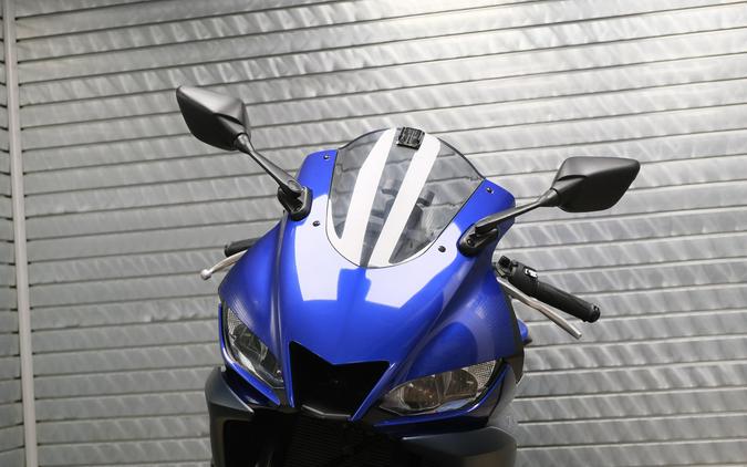 2023 YAMAHA YZFR3 ABS