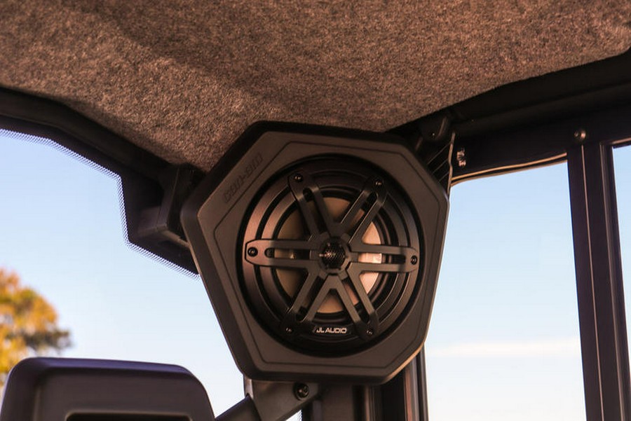 2026 Can-Am® Defender MAX Limited HD11