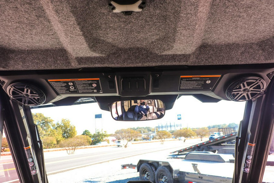 2026 Can-Am® Defender MAX Limited HD11