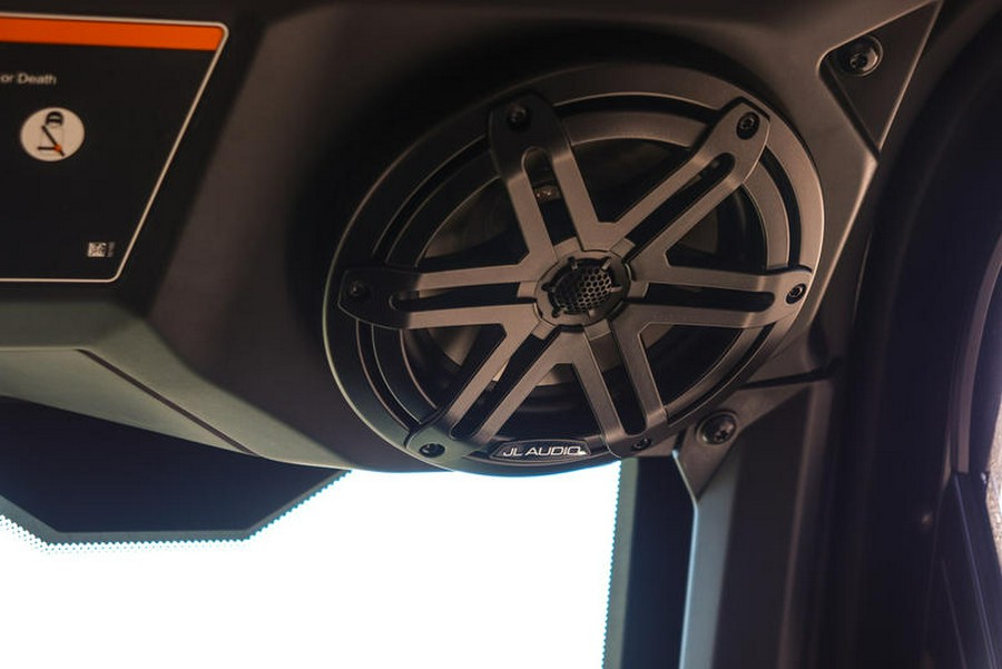 2026 Can-Am® Defender MAX Limited HD11