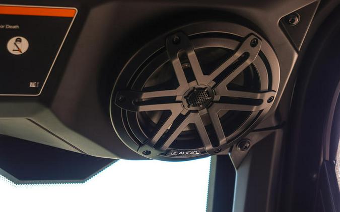 2026 Can-Am® Defender MAX Limited HD11