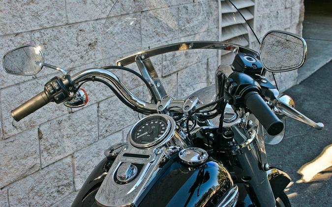 2015 Harley-Davidson® FLD - Dyna® Switchback™