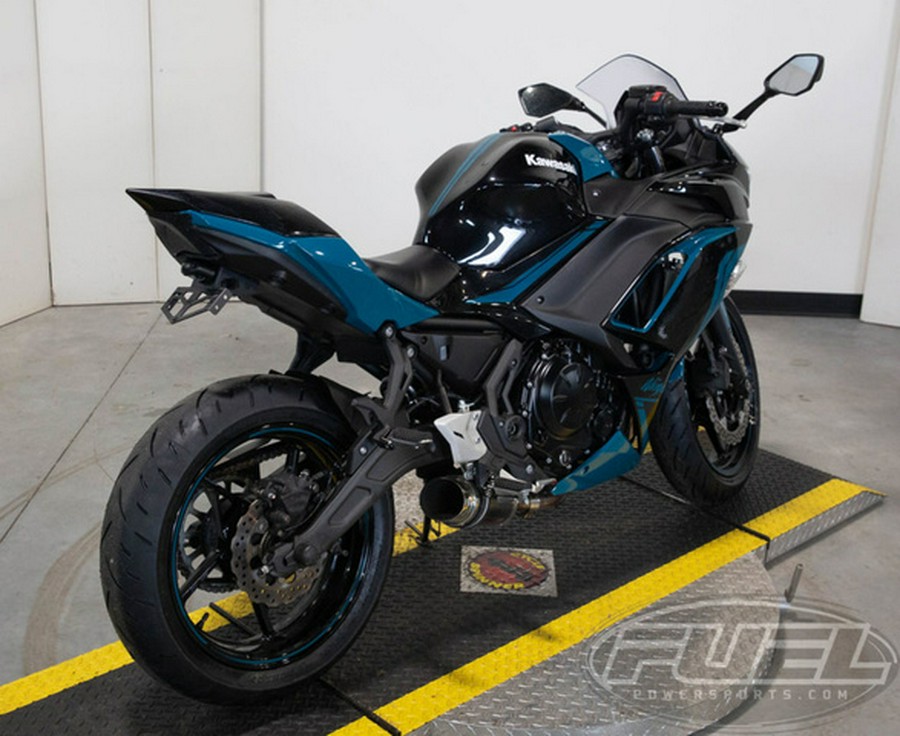 2021 Kawasaki Ninja 650 ABS Metallic Spark Black/Pearl Nightsha