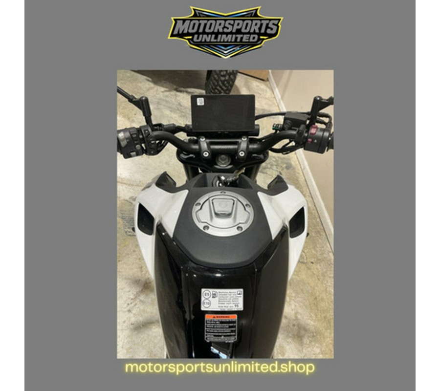 2025 CFMOTO NK 300