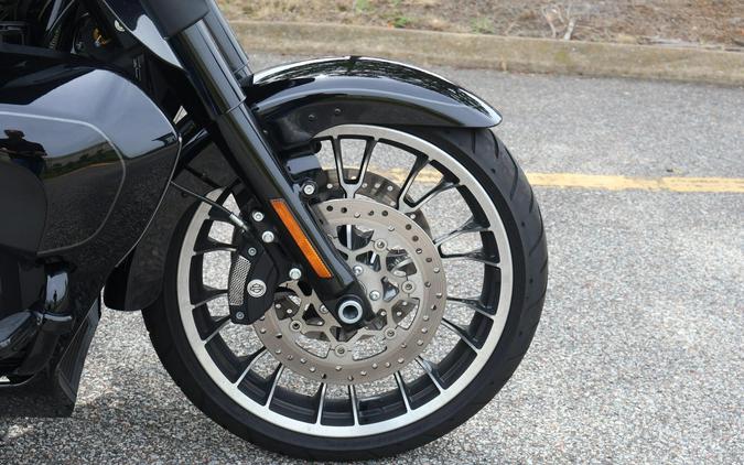 2026 Harley-Davidson® Street Glide 3 Limited Vivid Black Chrome Trim