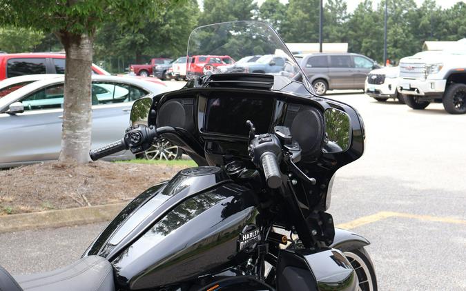 2026 Harley-Davidson® Street Glide 3 Limited Vivid Black Chrome Trim