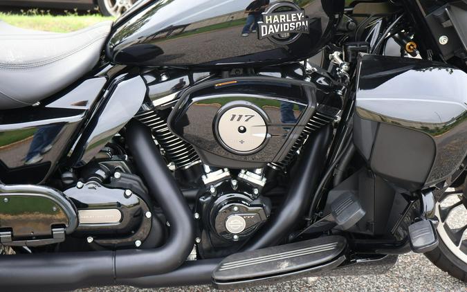 2026 Harley-Davidson® Street Glide 3 Limited Vivid Black Chrome Trim