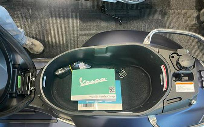 2025 Vespa GTS 310 SuperTech