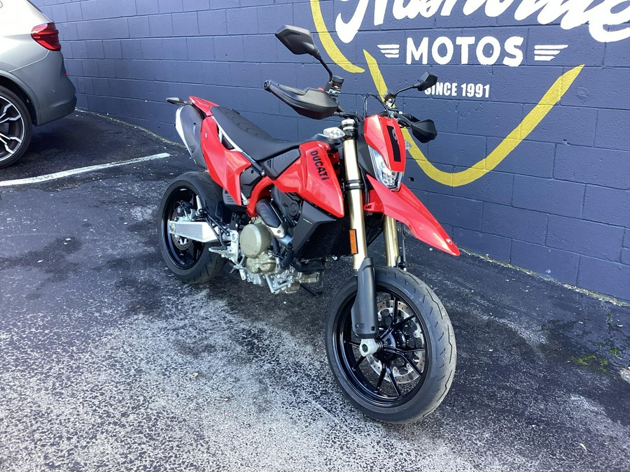2026 Ducati Hypermotard 698