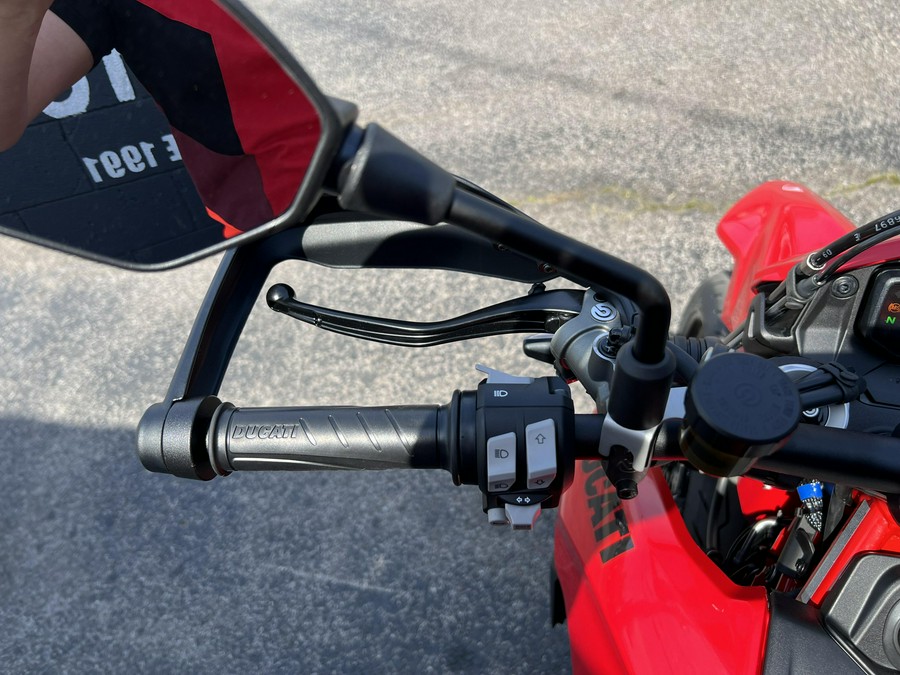 2026 Ducati Hypermotard 698
