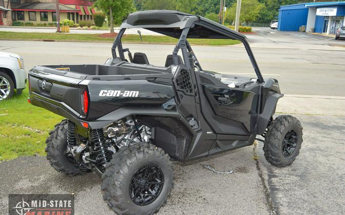 2024 Can-Am® Commander XT 700